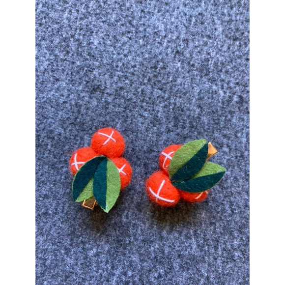 A pair of handmade Auspicious Small Orange Ball Wool Beautiful Clip Girl / Woman - Picture 2 of 6